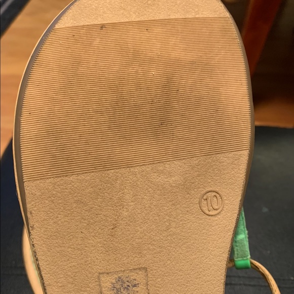 Old navy neon green & tan sandals size 10 GUC - Picture 3 of 4